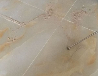 会同瓷砖空鼓维修公司分享粘合剂选择不当在瓷砖铺贴过程中可能导致以下问题
